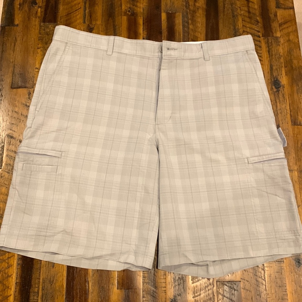 Greg Norman Collection Golf Shorts W38